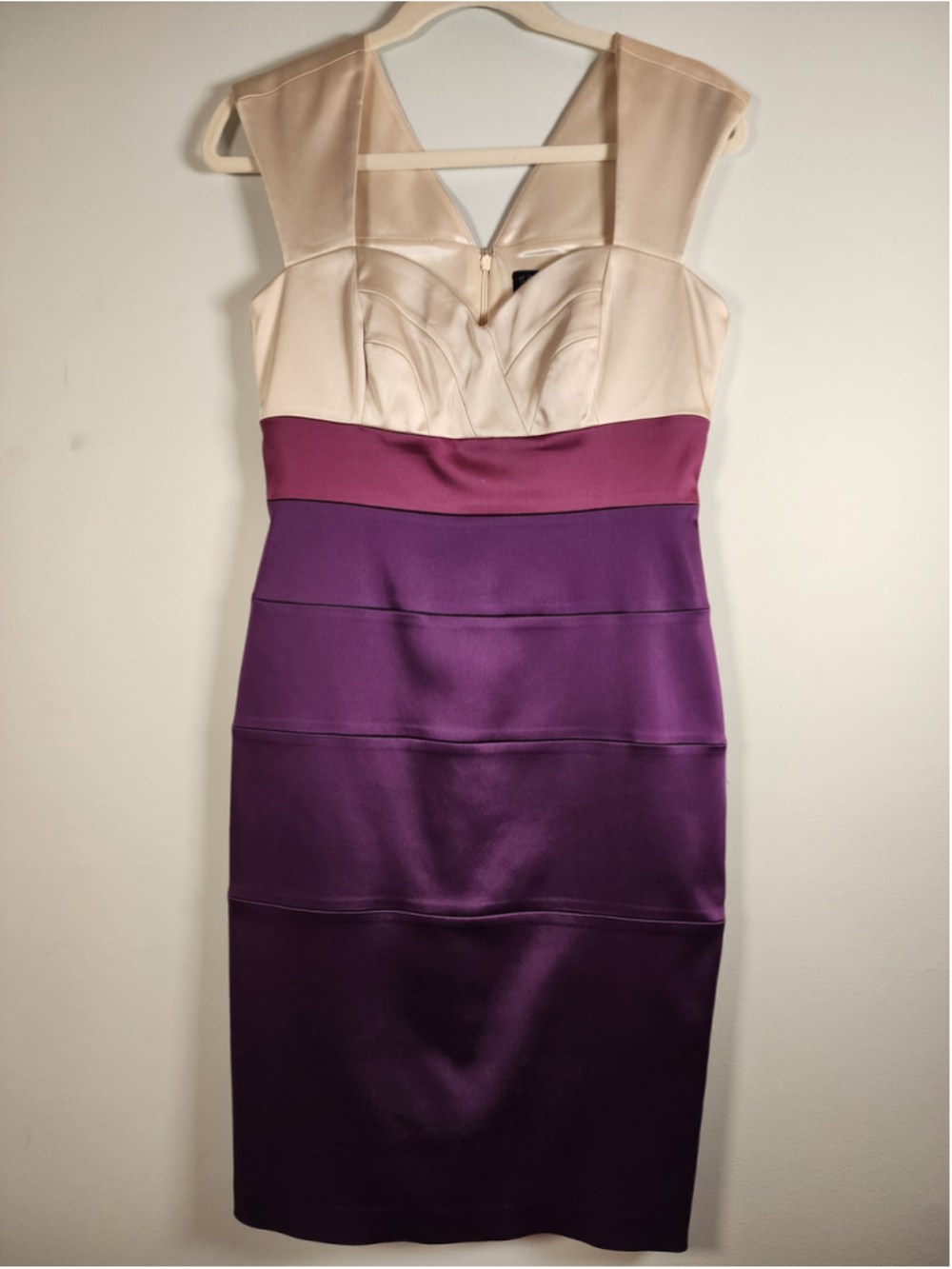 JAX Colorblock V-Neck Sheath Dress Size 10 Cream Burgundy Tiered Midi